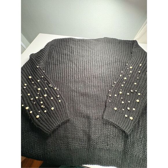Slouchy Sweater Top with Pearl Beads - Picture 2 of 7